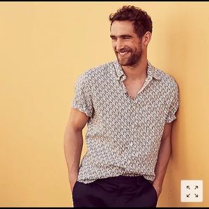 J. CREW Men’s Linen Shirt in Floral Print